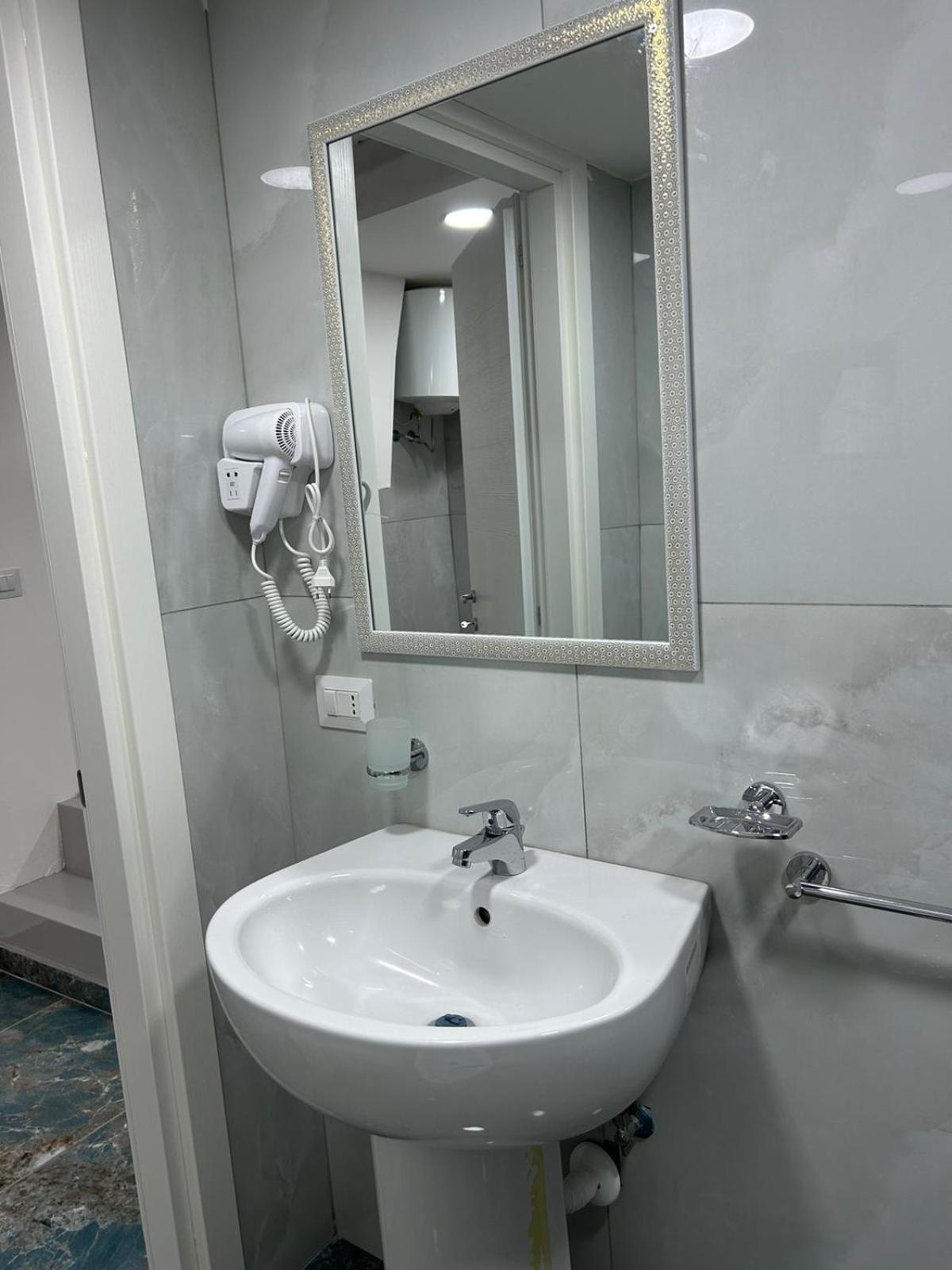 Chiara Luxury Home Наполи Екстериор снимка