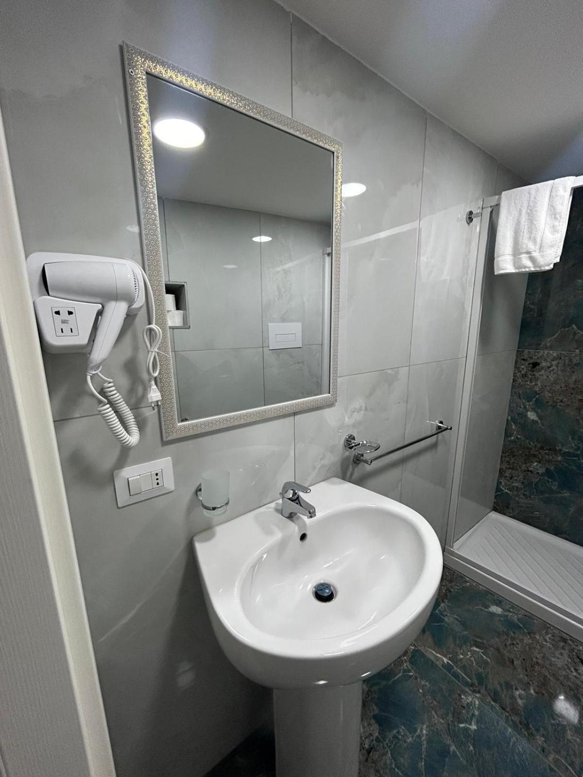 Chiara Luxury Home Наполи Екстериор снимка