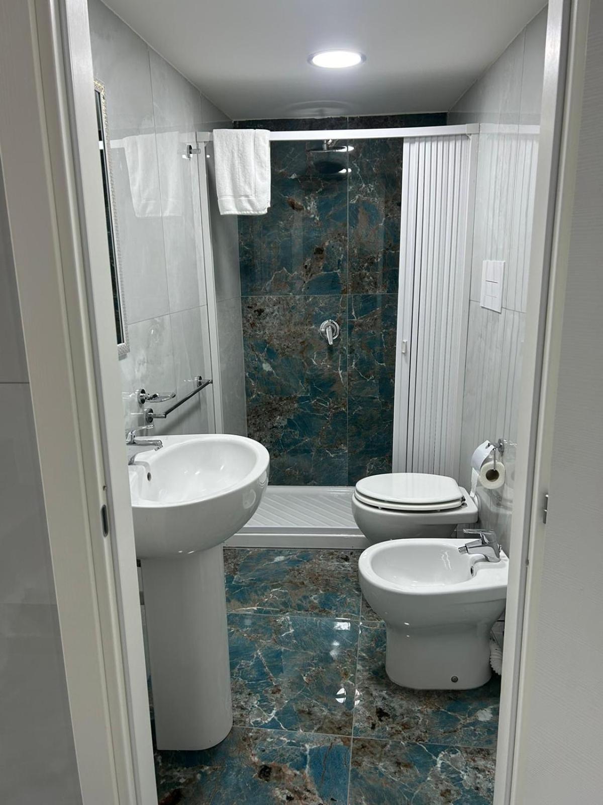 Chiara Luxury Home Наполи Екстериор снимка